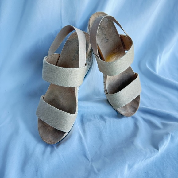 Life Stride Shoes - 8.5 M Life Stride Delta Cream Sandals Elegant Comfort